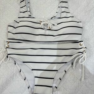SHEIN medium bikini * NWOT